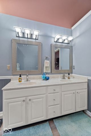 4709 Oakton Way, Greenwood, IN 46143
