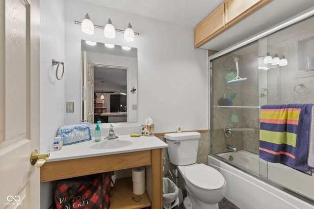 4709 Oakton Way, Greenwood, IN 46143