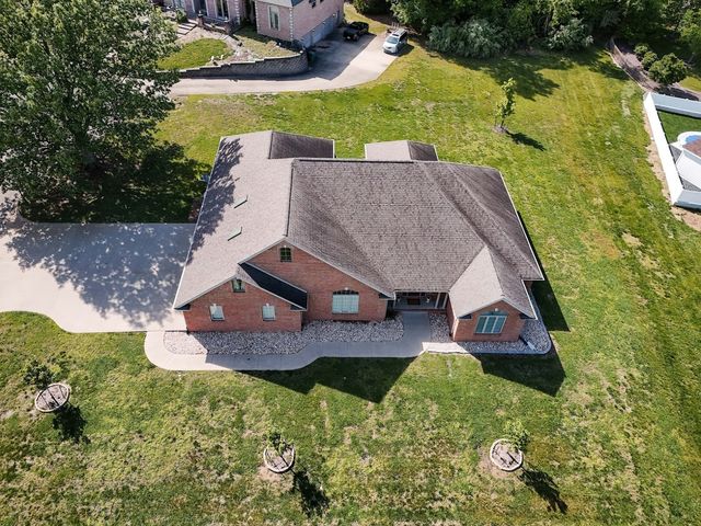 2768 Kokopelli Drive, Marion, IL 62959