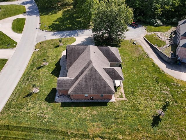 2768 Kokopelli Drive, Marion, IL 62959