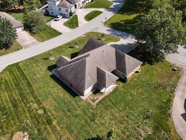 2768 Kokopelli Drive, Marion, IL 62959