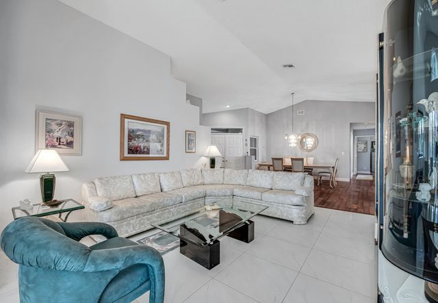 9822 Harbour Lake Circle, Boynton Beach, FL 33437
