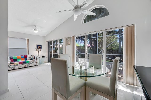9822 Harbour Lake Circle, Boynton Beach, FL 33437