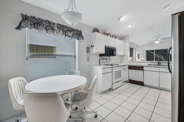 9822 Harbour Lake Circle, Boynton Beach, FL 33437