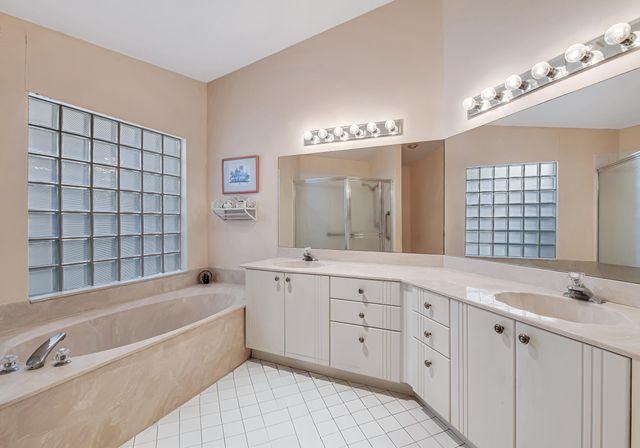 9822 Harbour Lake Circle, Boynton Beach, FL 33437