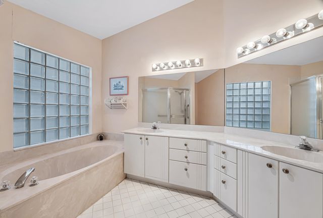 9822 Harbour Lake Circle, Boynton Beach, FL 33437