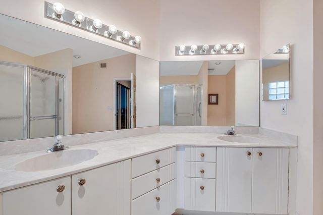 9822 Harbour Lake Circle, Boynton Beach, FL 33437