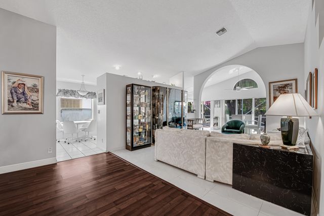9822 Harbour Lake Circle, Boynton Beach, FL 33437
