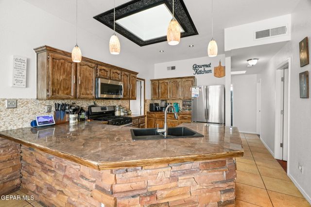 11872 CRIMSON SKY Drive, El Paso, TX 79936