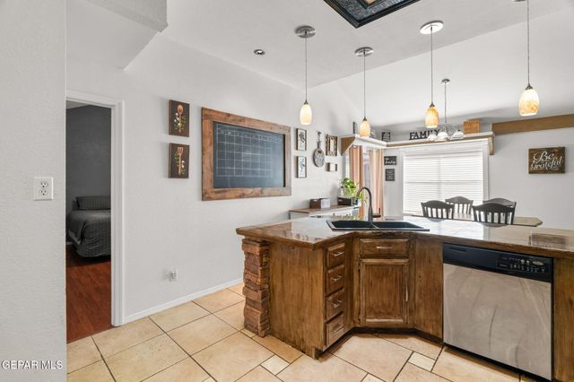 11872 CRIMSON SKY Drive, El Paso, TX 79936