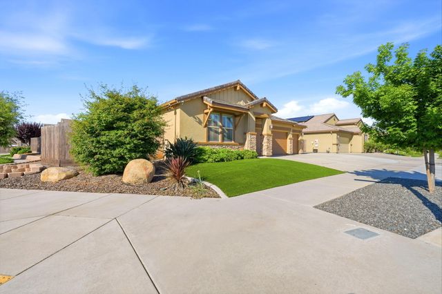 1703 W Porter Avenue, Visalia, CA 93291