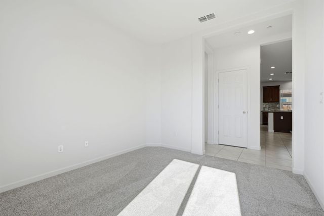 1703 W Porter Avenue, Visalia, CA 93291