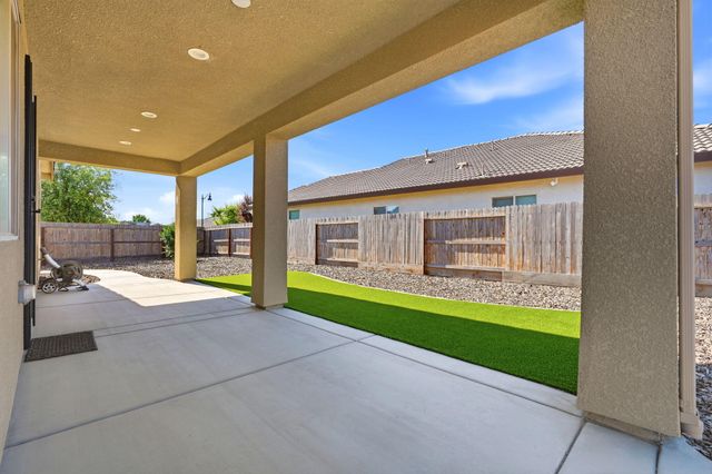 1703 W Porter Avenue, Visalia, CA 93291