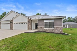 235 Auseon Court, Hillsdale, MI 49242