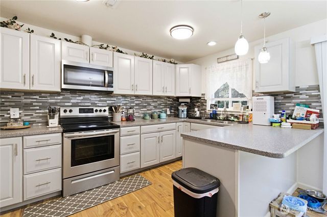 421 McAdams Road E, Longview, WA 98632