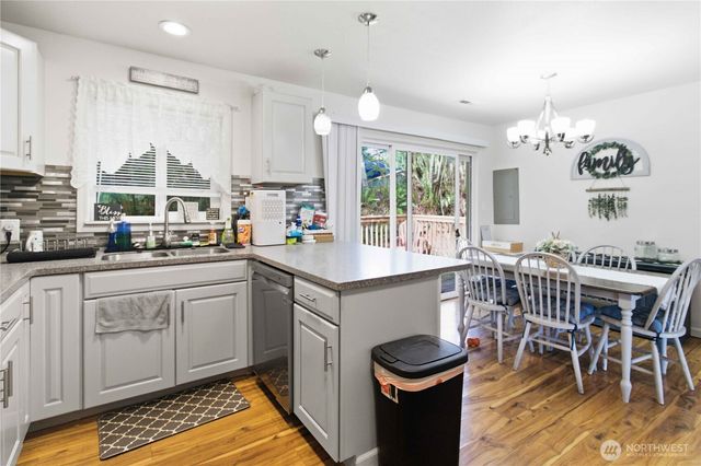 421 McAdams Road E, Longview, WA 98632