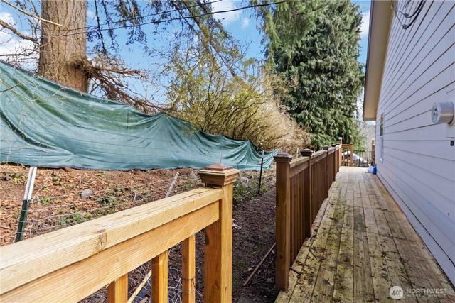 421 McAdams Road E, Longview, WA 98632