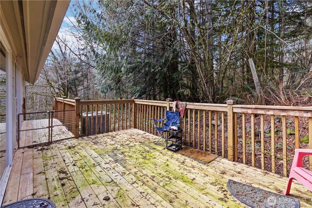 421 McAdams Road E, Longview, WA 98632