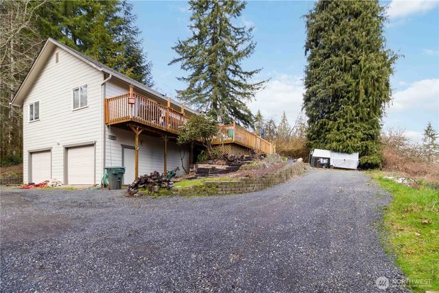 421 McAdams Road E, Longview, WA 98632
