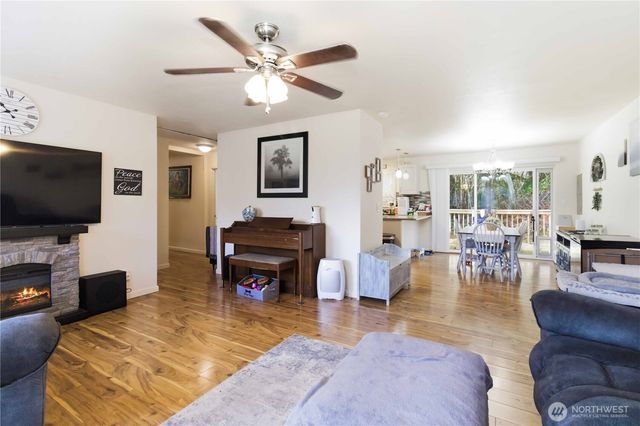 421 McAdams Road E, Longview, WA 98632