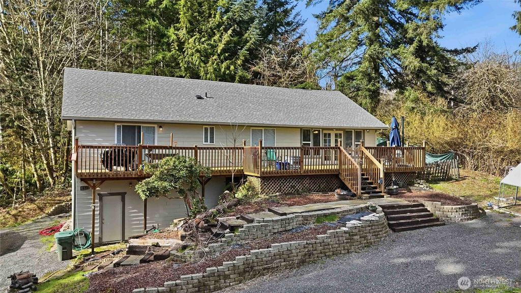 421 McAdams Road E, Longview, WA 98632