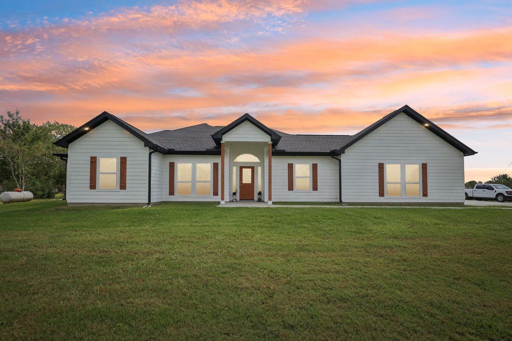 5715 Orchard Lane, Santa Fe, TX 77517