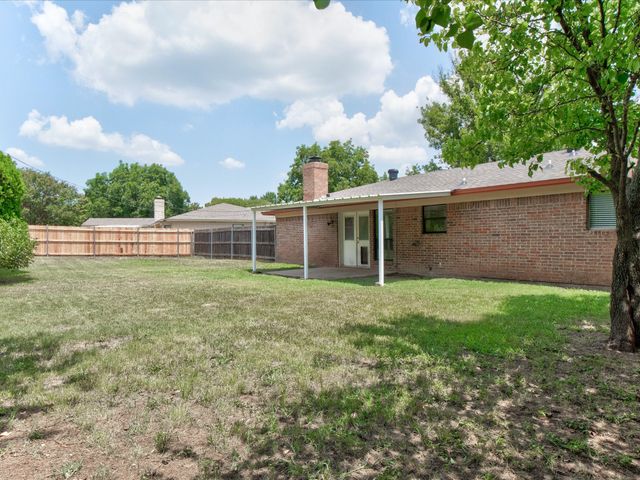 504 Hilldale Street, Aledo, TX 76008