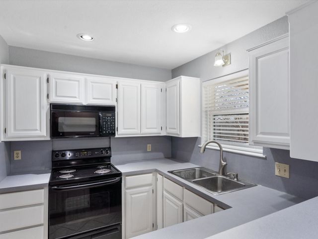 504 Hilldale Street, Aledo, TX 76008