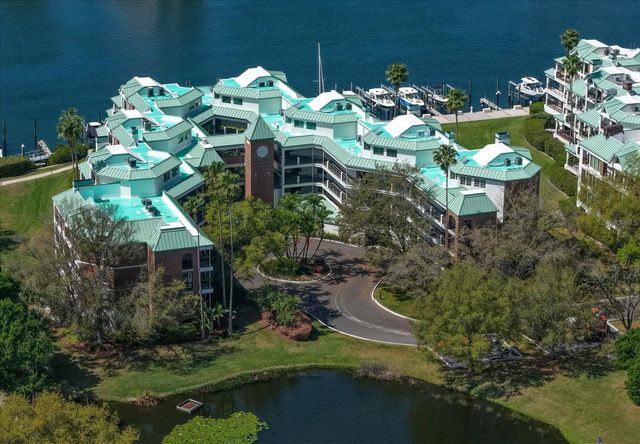 947 SEDDON COVE WAY 947, Tampa, FL 33602