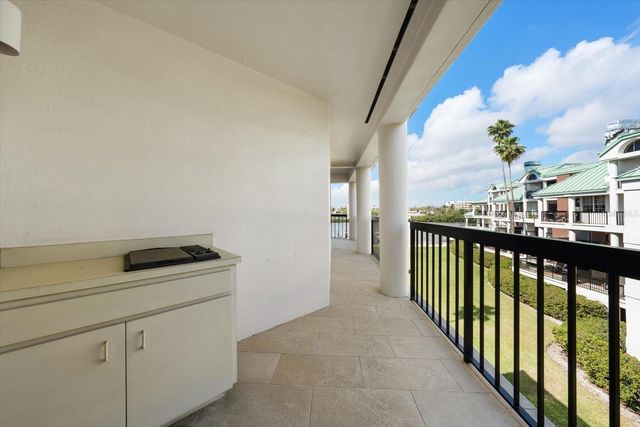 947 SEDDON COVE WAY 947, Tampa, FL 33602