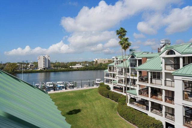 947 SEDDON COVE WAY 947, Tampa, FL 33602