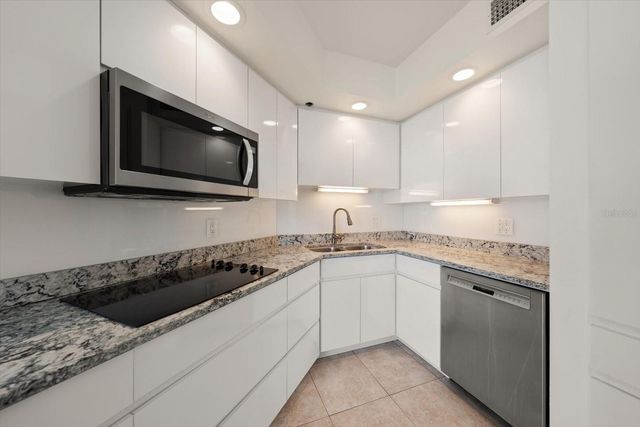 947 SEDDON COVE WAY 947, Tampa, FL 33602