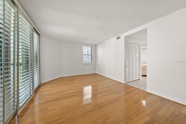 947 SEDDON COVE WAY 947, Tampa, FL 33602