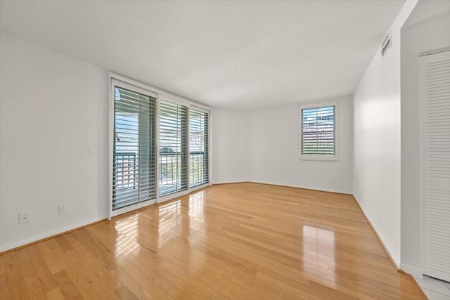 947 SEDDON COVE WAY 947, Tampa, FL 33602