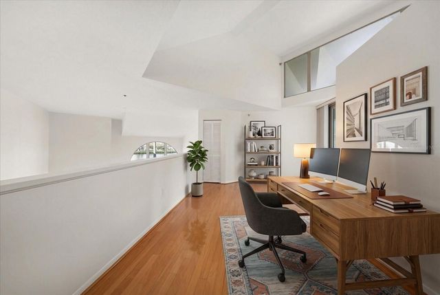 947 SEDDON COVE WAY 947, Tampa, FL 33602