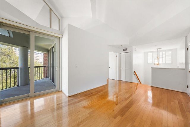 947 SEDDON COVE WAY 947, Tampa, FL 33602