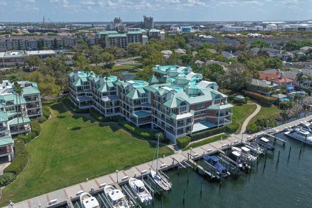 947 SEDDON COVE WAY 947, Tampa, FL 33602