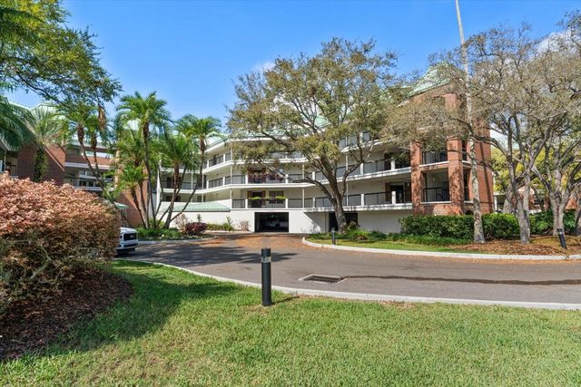 947 SEDDON COVE WAY 947, Tampa, FL 33602