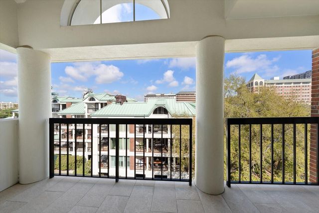 947 SEDDON COVE WAY 947, Tampa, FL 33602