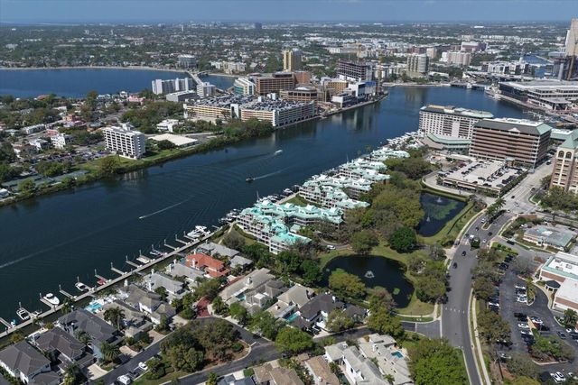 947 SEDDON COVE WAY 947, Tampa, FL 33602