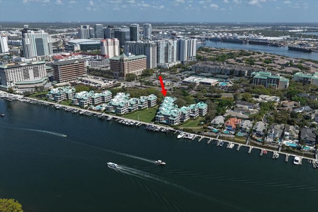 947 SEDDON COVE WAY 947, Tampa, FL 33602