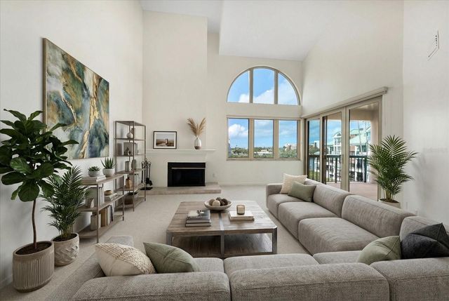 947 SEDDON COVE WAY 947, Tampa, FL 33602