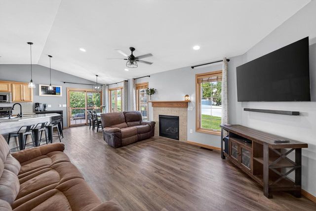 1216 Temple Drive, Mount Horeb, WI 53572