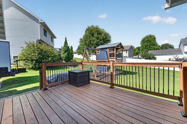 1216 Temple Drive, Mount Horeb, WI 53572