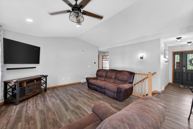 1216 Temple Drive, Mount Horeb, WI 53572
