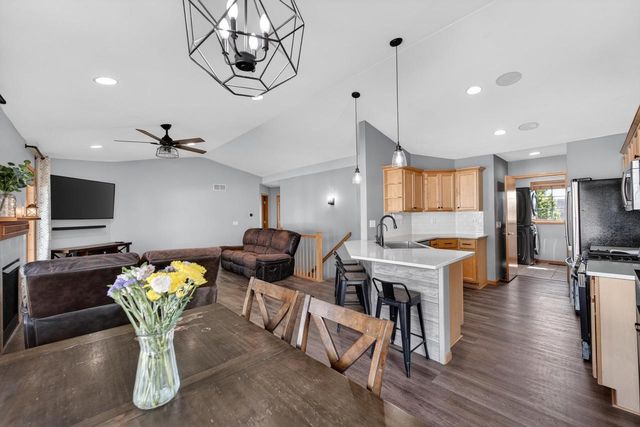 1216 Temple Drive, Mount Horeb, WI 53572