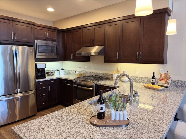 1508 W Artesia Square B, Gardena, CA 90248
