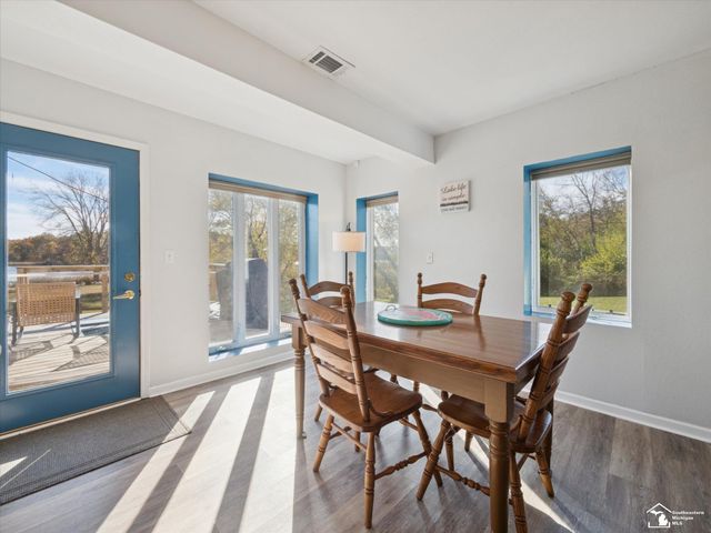 7302 N Lakeview Drive, Cambria Twp, MI 49242