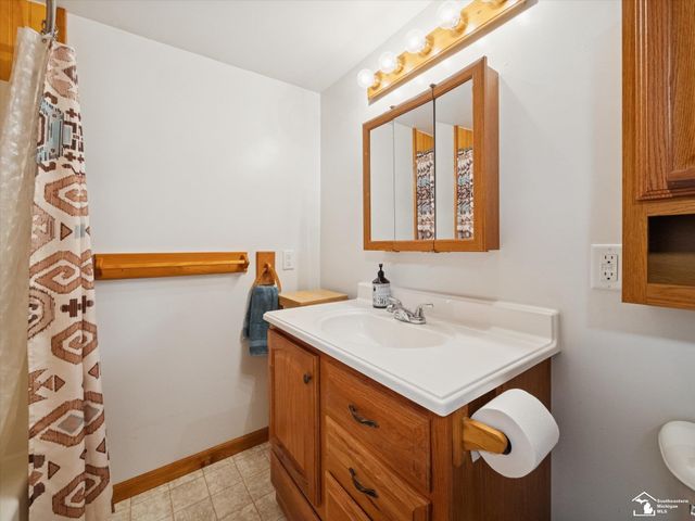 7302 N Lakeview Drive, Cambria Twp, MI 49242