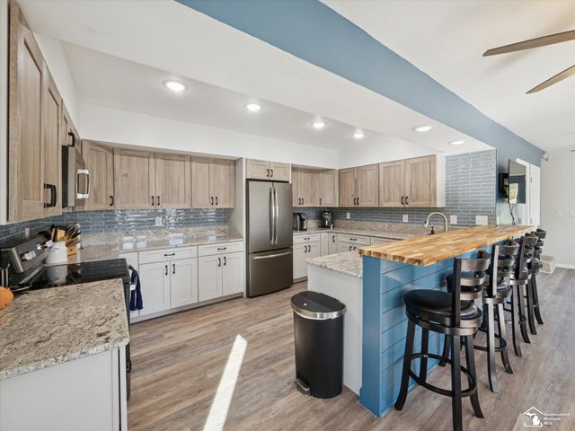 7302 N Lakeview Drive, Cambria Twp, MI 49242